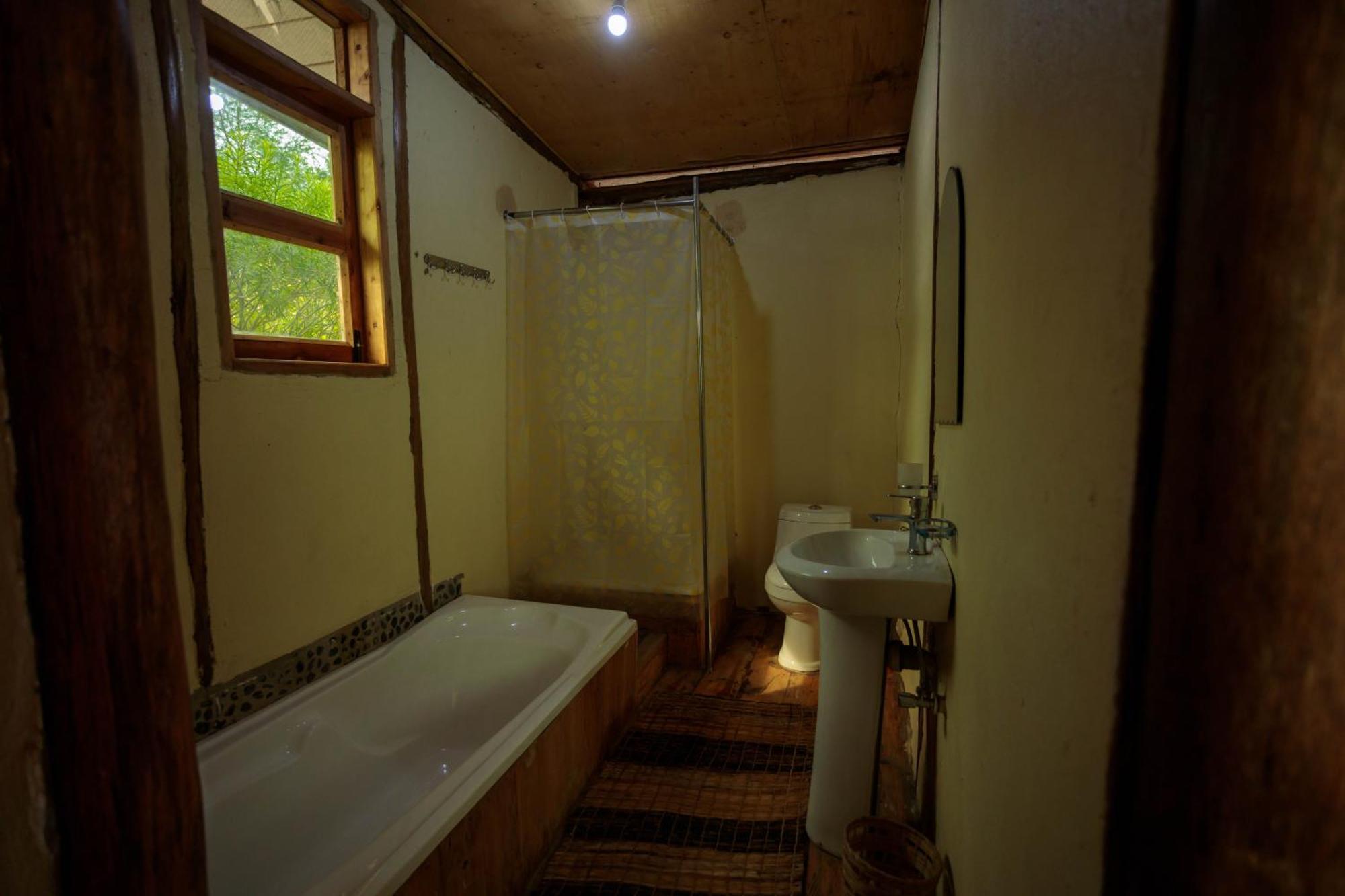 Lake Mwamba Lodge Kasenda Exterior photo